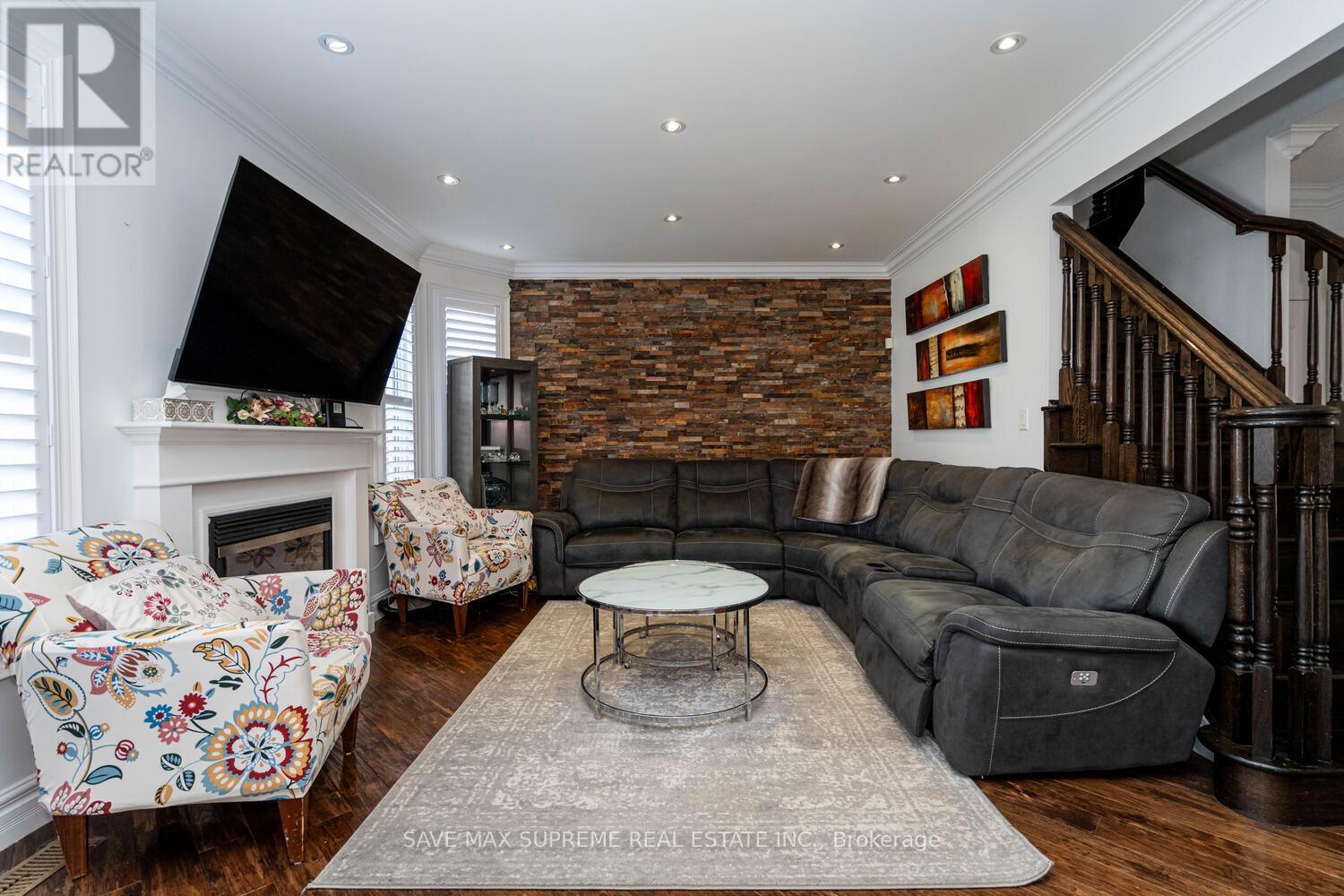 Photo 38 of 424 Tonelli Lane, Milton ON
