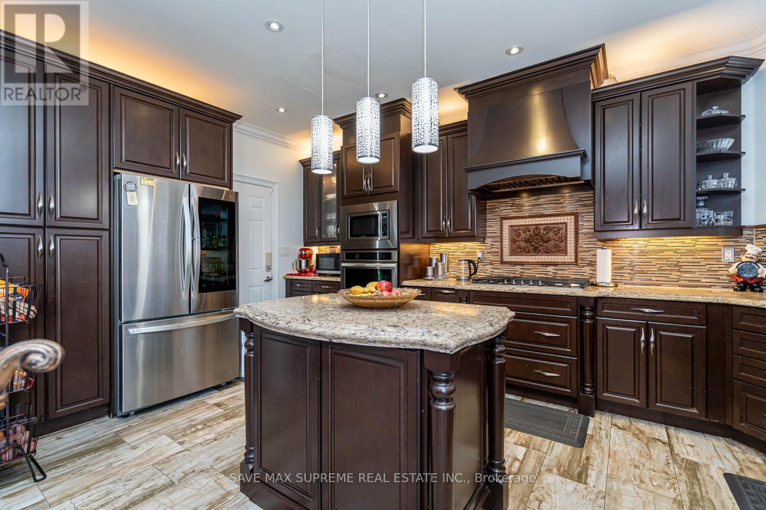 Photo 22 of 424 Tonelli Lane, Milton ON