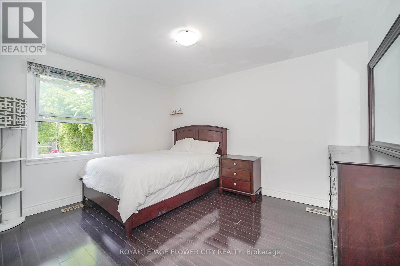 Photo 11 of 16 Scranton Road, Toronto ON