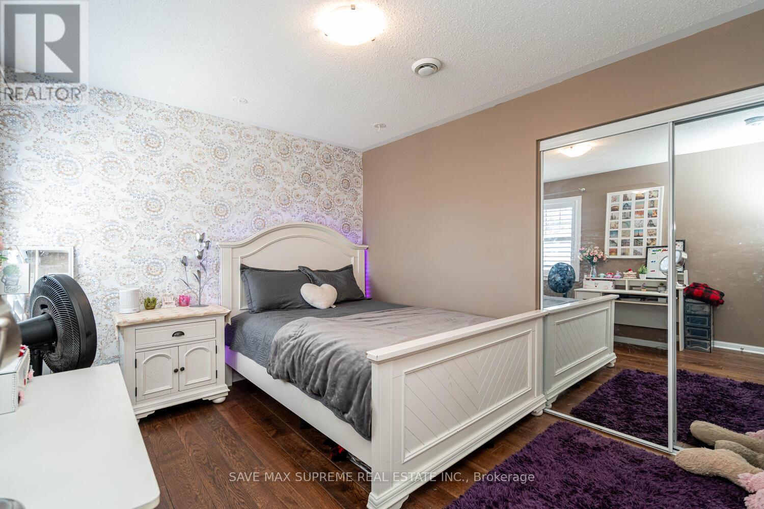 Photo 23 of 424 Tonelli Lane, Milton ON