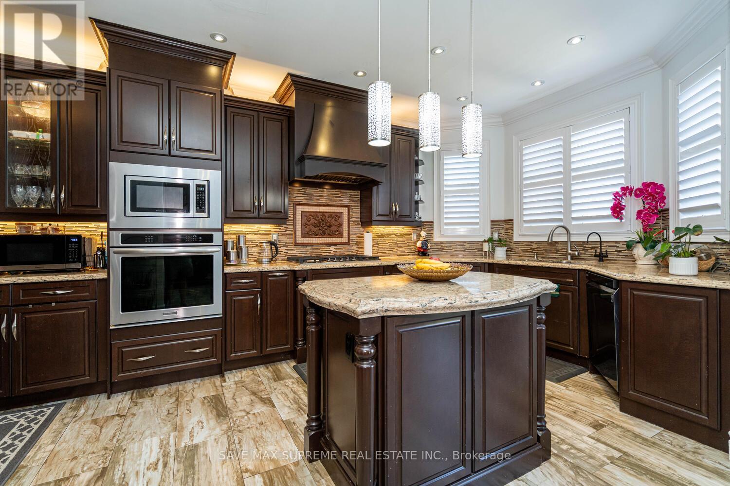 Photo 18 of 424 Tonelli Lane, Milton ON