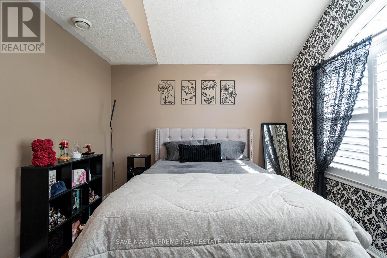 Photo 49 of 424 Tonelli Lane, Milton ON