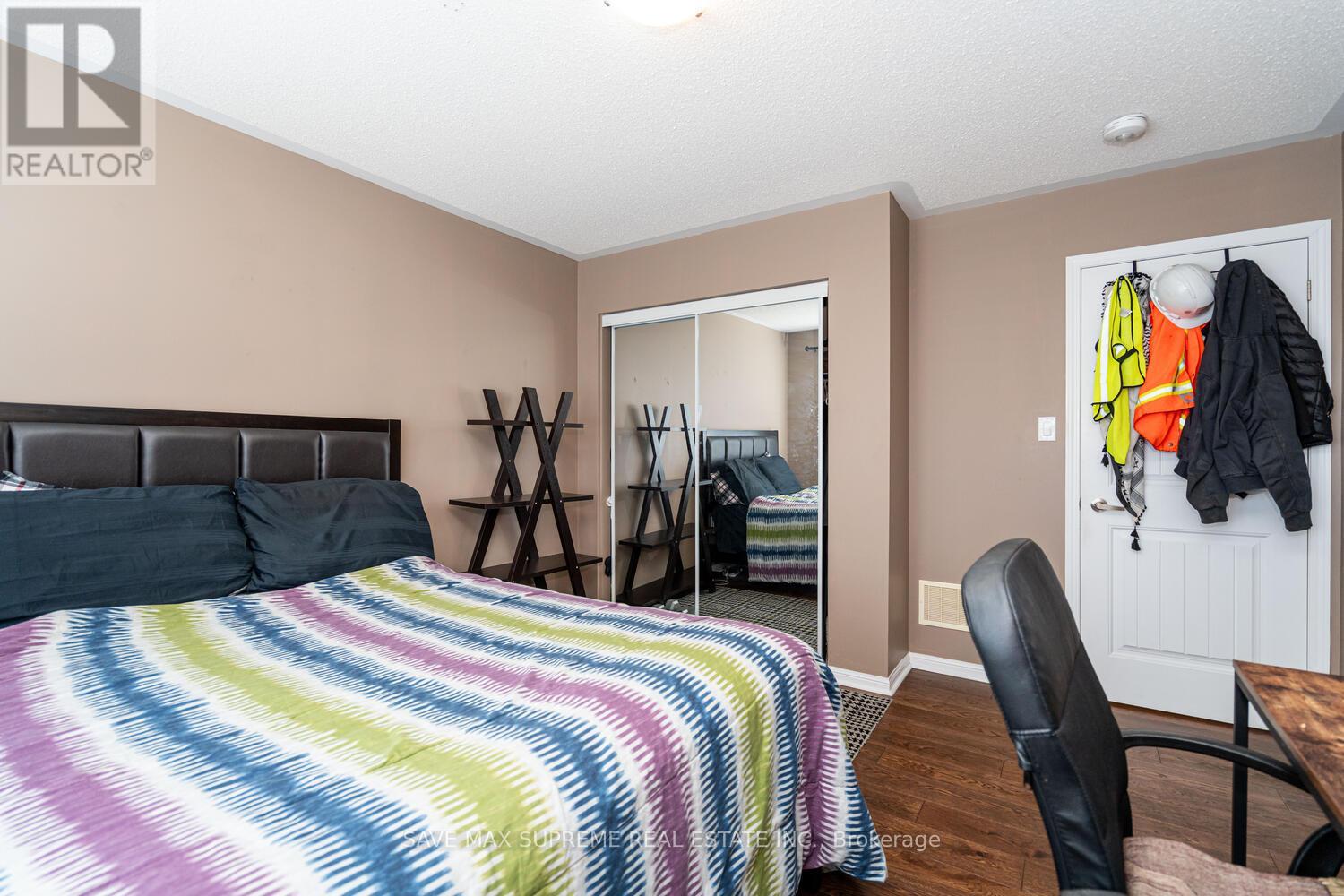 Photo 21 of 424 Tonelli Lane, Milton ON