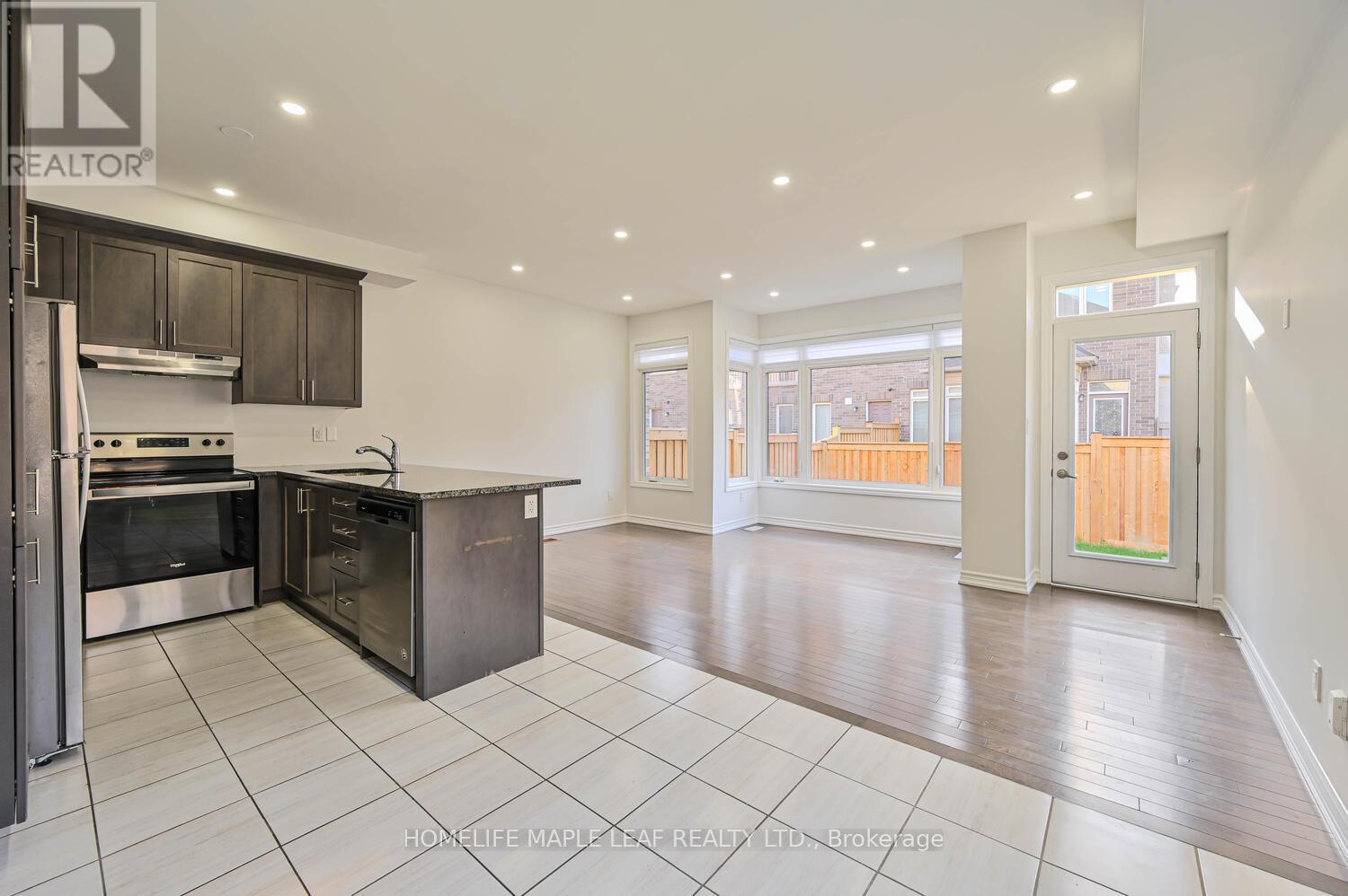 Photo 21 of 28 Gemma Place, Brampton ON