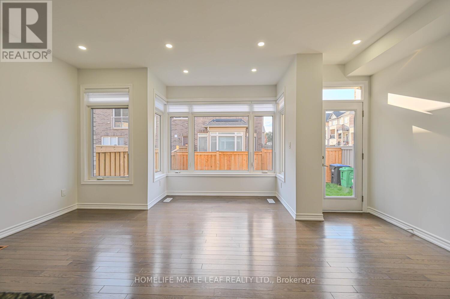 Photo 15 of 28 Gemma Place, Brampton ON
