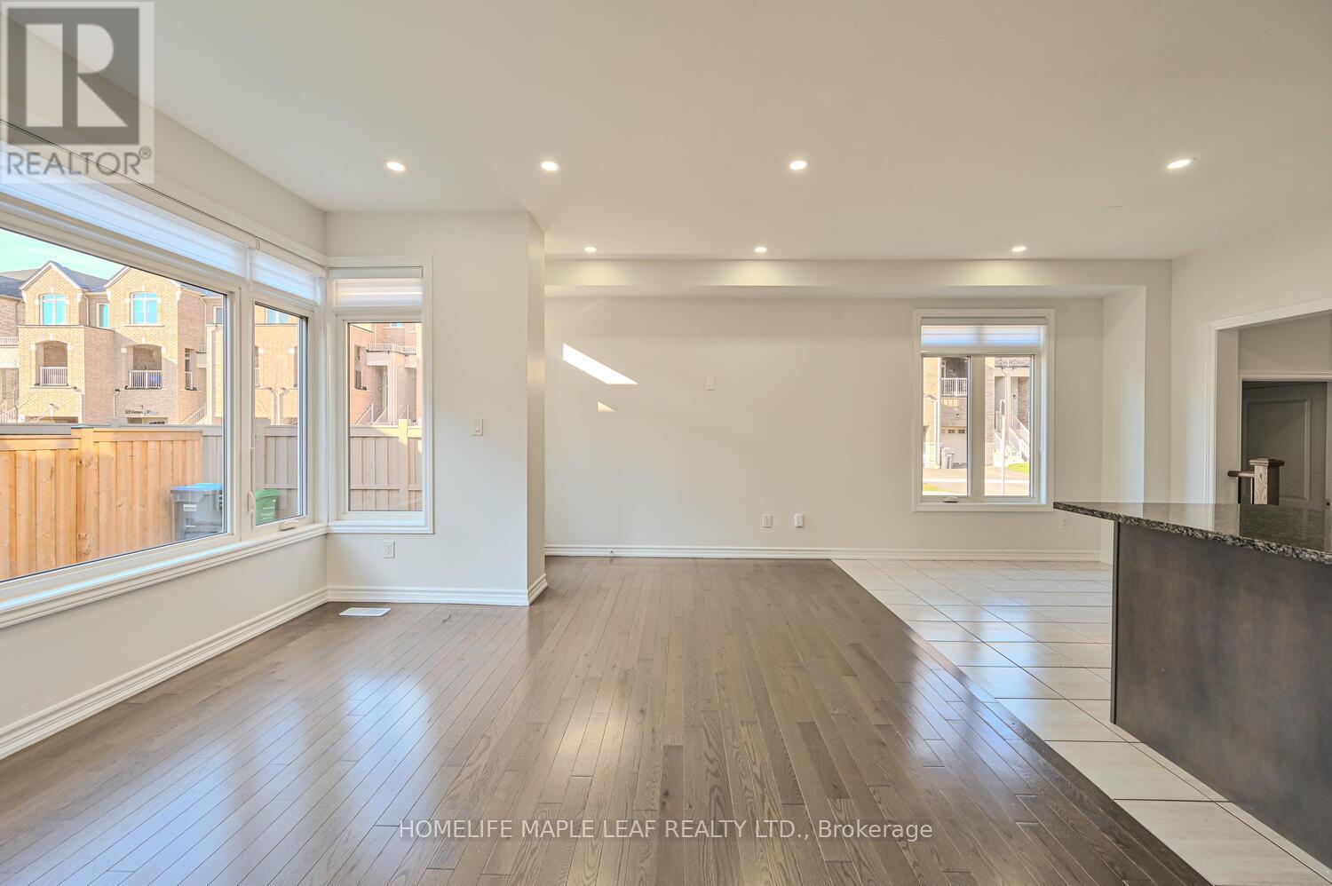 Photo 30 of 28 Gemma Place, Brampton ON