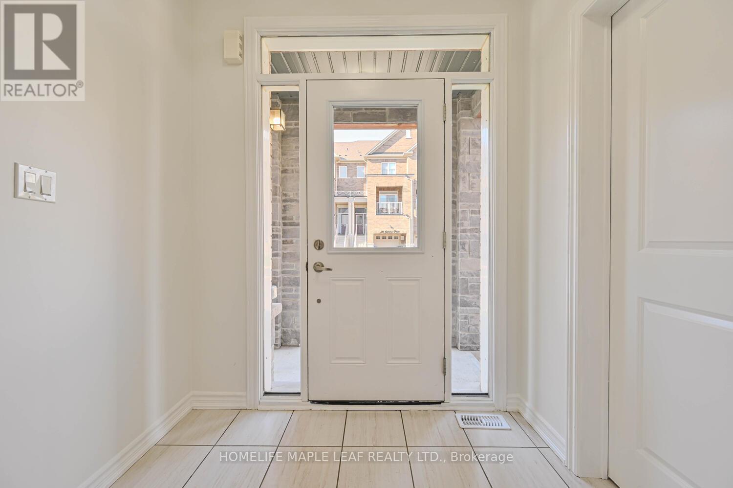 Photo 26 of 28 Gemma Place, Brampton ON