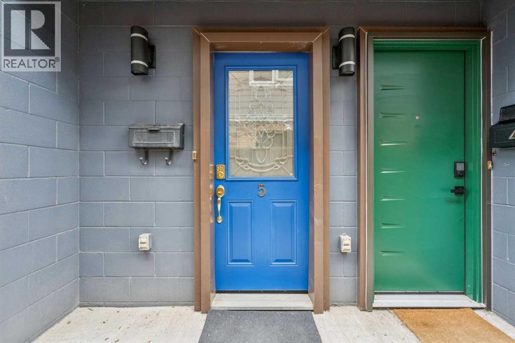 Single Family House for Sale in    Avenue SW Altadore Calgary 