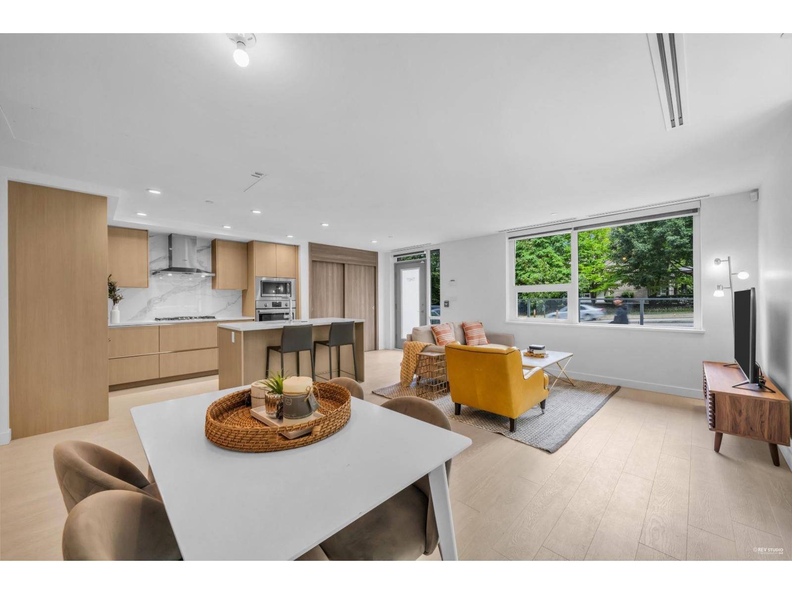 Photo 2 of 7 13778 100 Avenue, Surrey BC
