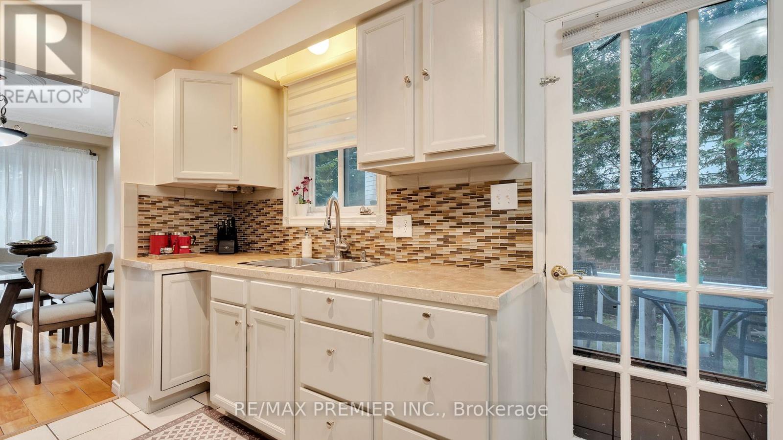 Photo 7 of 55 Loscombe Drive, Clarington ON