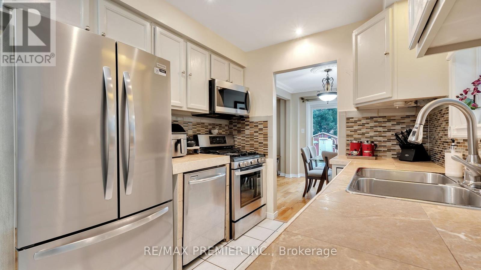 Photo 30 of 55 Loscombe Drive, Clarington ON