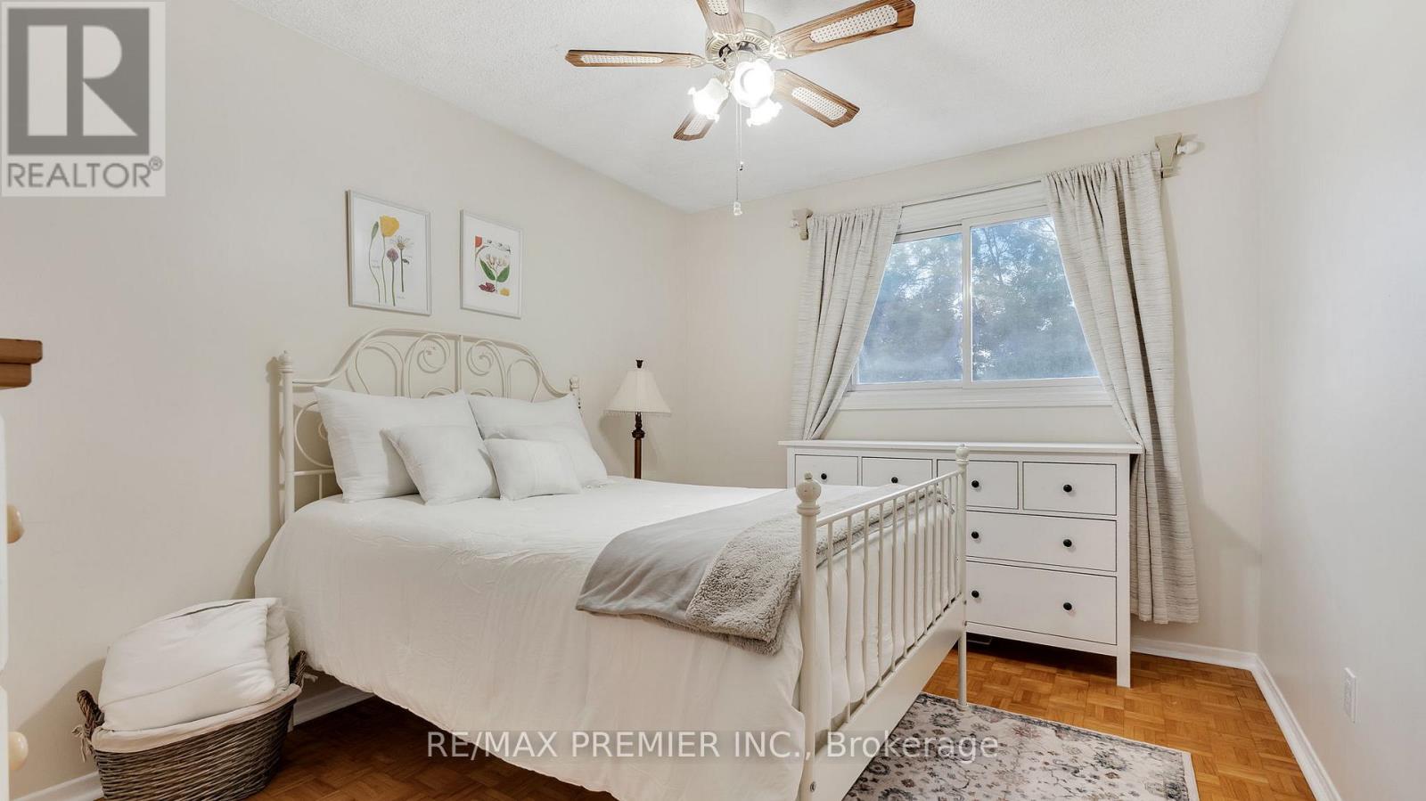 Photo 33 of 55 Loscombe Drive, Clarington ON
