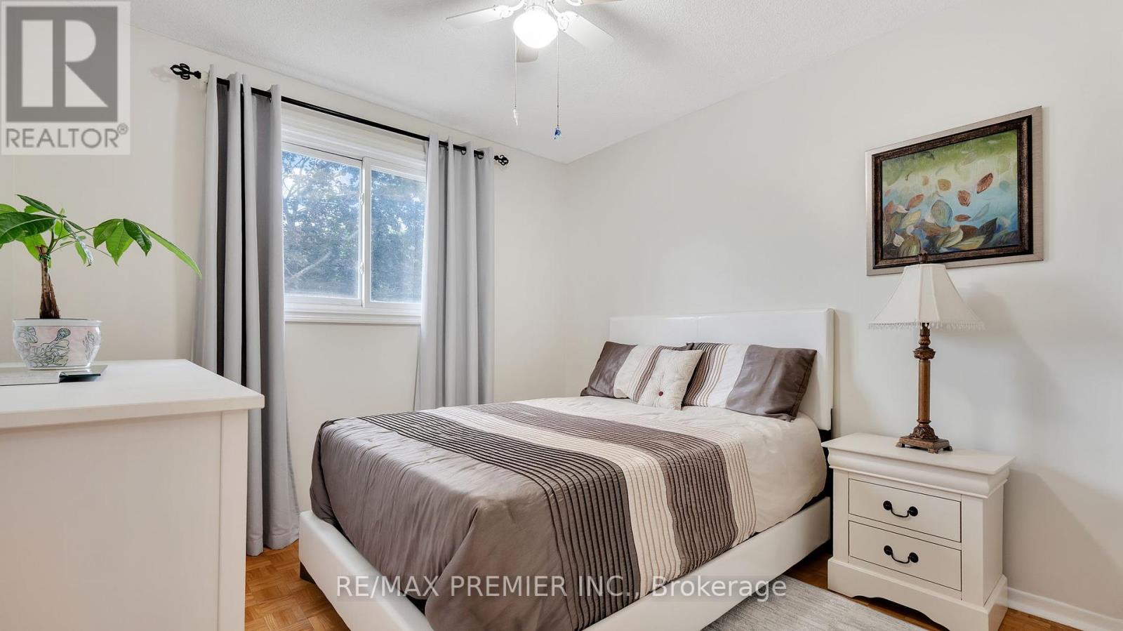Photo 26 of 55 Loscombe Drive, Clarington ON
