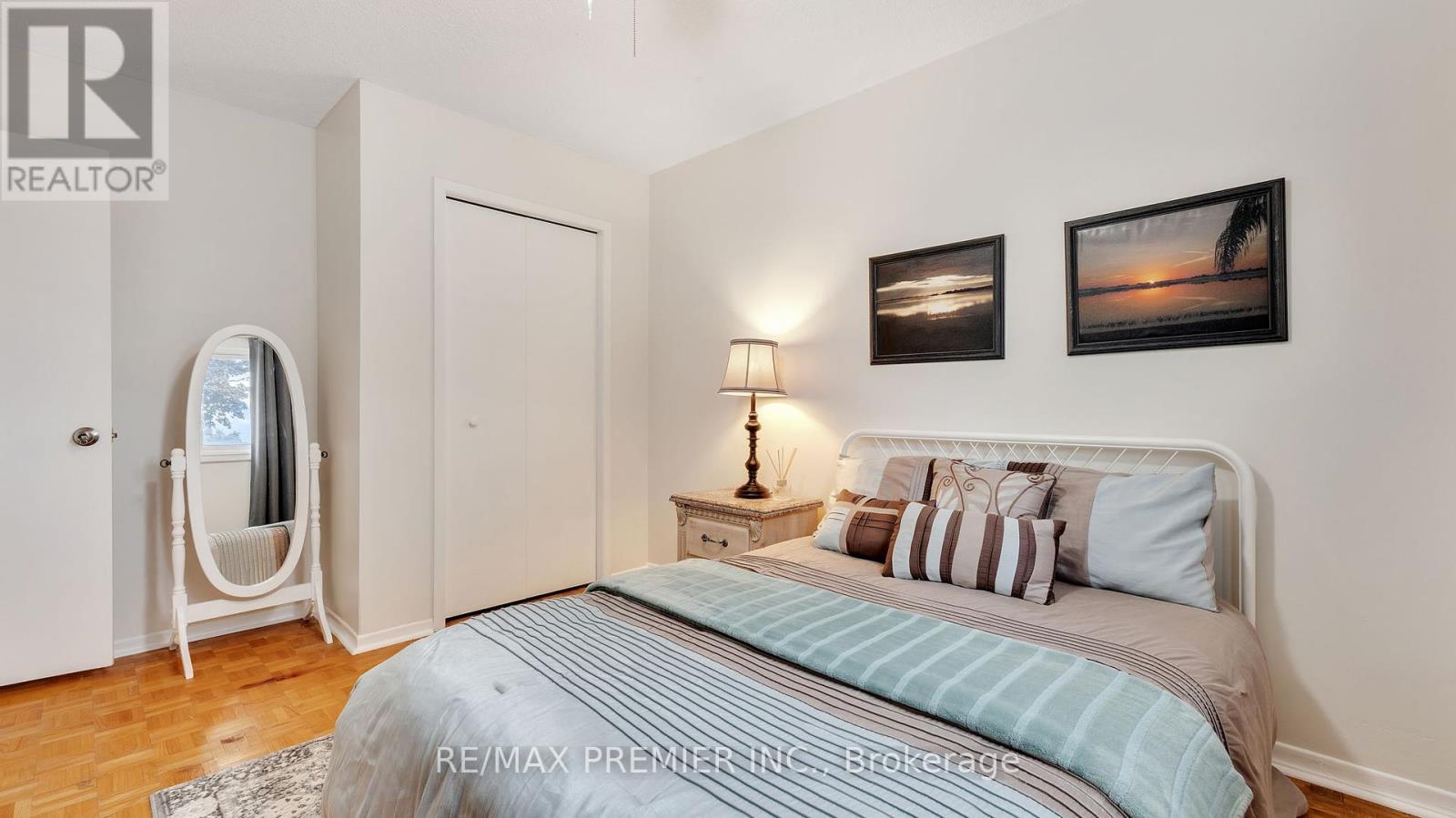 Photo 27 of 55 Loscombe Drive, Clarington ON