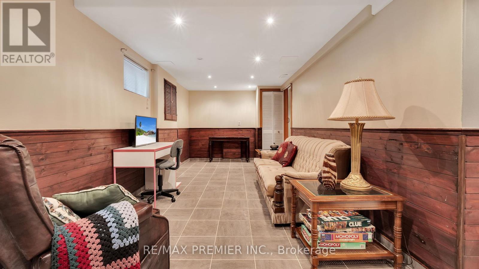 Photo 12 of 55 Loscombe Drive, Clarington ON