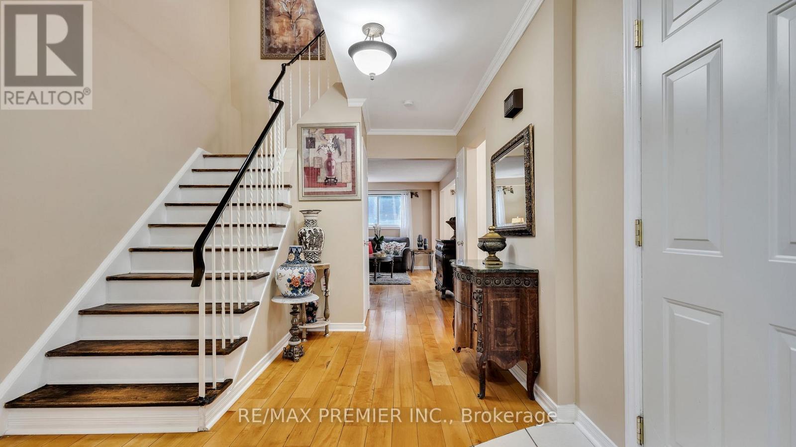 Photo 23 of 55 Loscombe Drive, Clarington ON