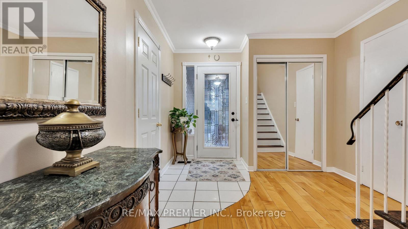 Photo 14 of 55 Loscombe Drive, Clarington ON
