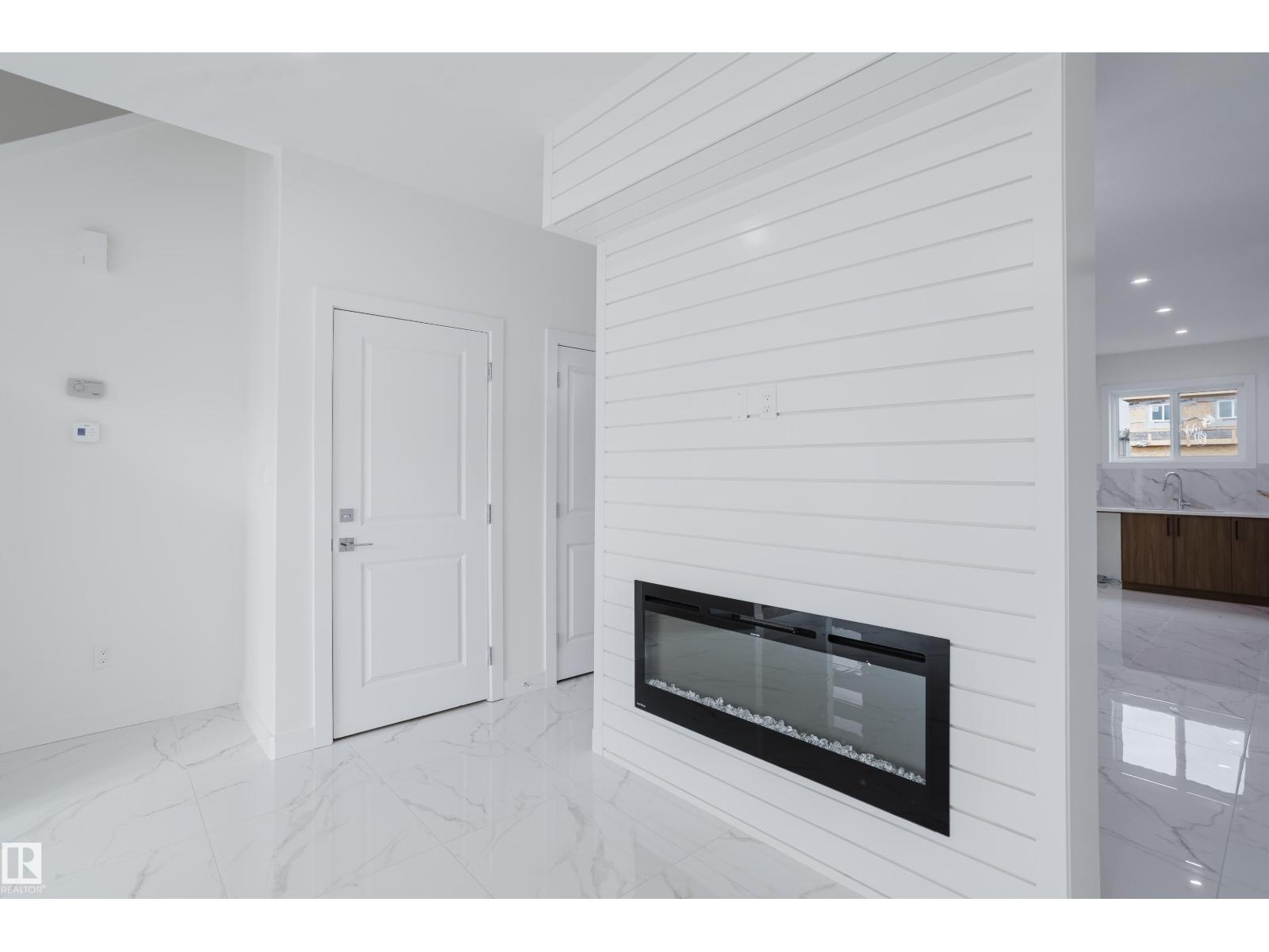 Photo 11 of 235 25 St Sw, Edmonton AB