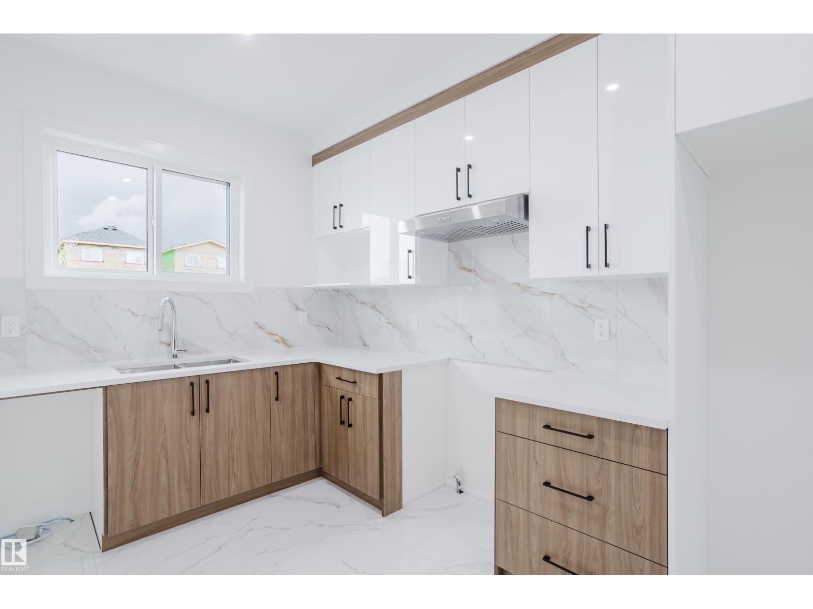 Photo 17 of 235 25 St Sw, Edmonton AB