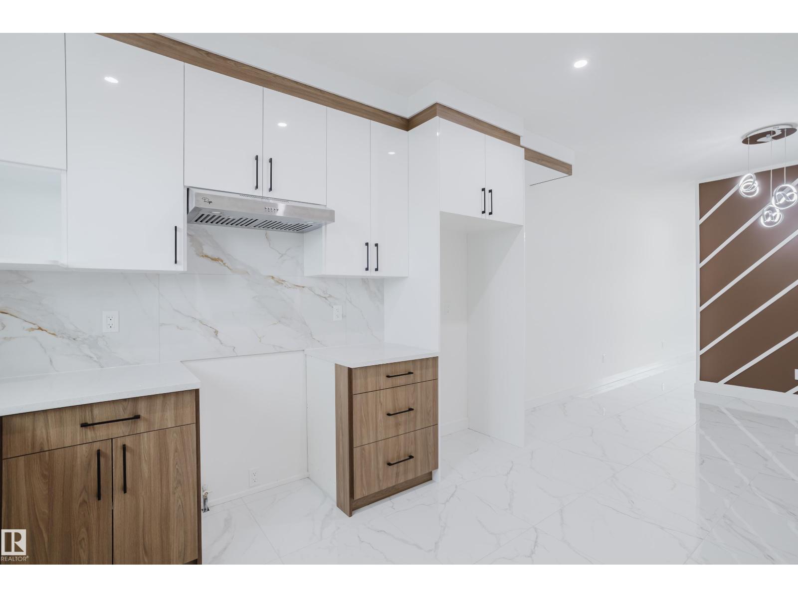 Photo 18 of 235 25 St Sw, Edmonton AB