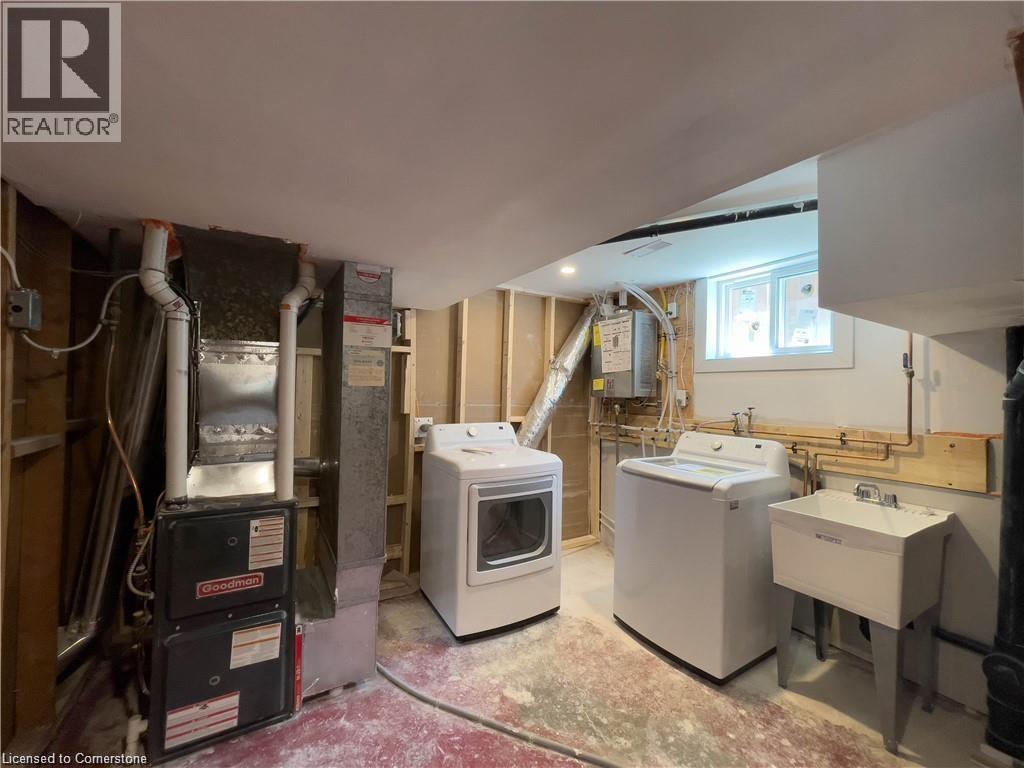 Photo 12 of 15 Champlain Avenue Unit Lower, Hamilton ON