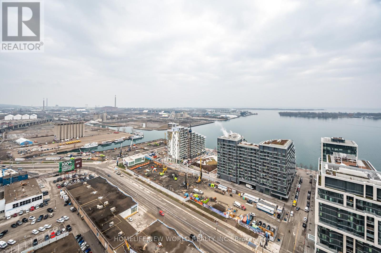 Photo 16 of 2606 16 Bonnycastle Street, Toronto ON