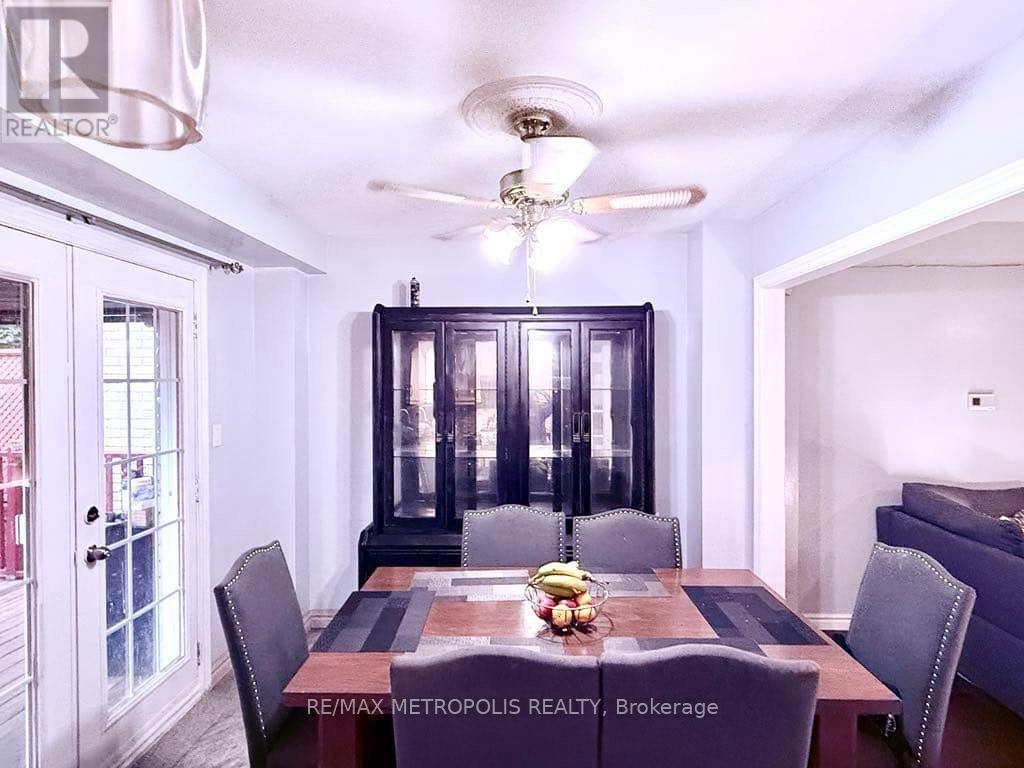 Photo 10 of 4 Shepmore Terrace, Toronto ON