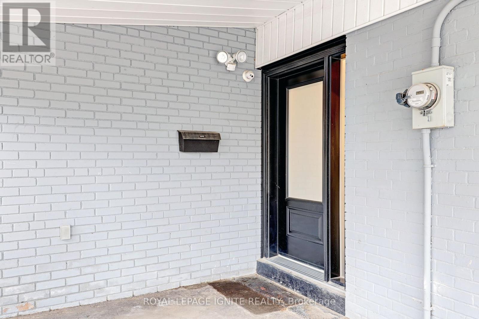 Photo 2 of 47 Deerfield Road, Toronto ON