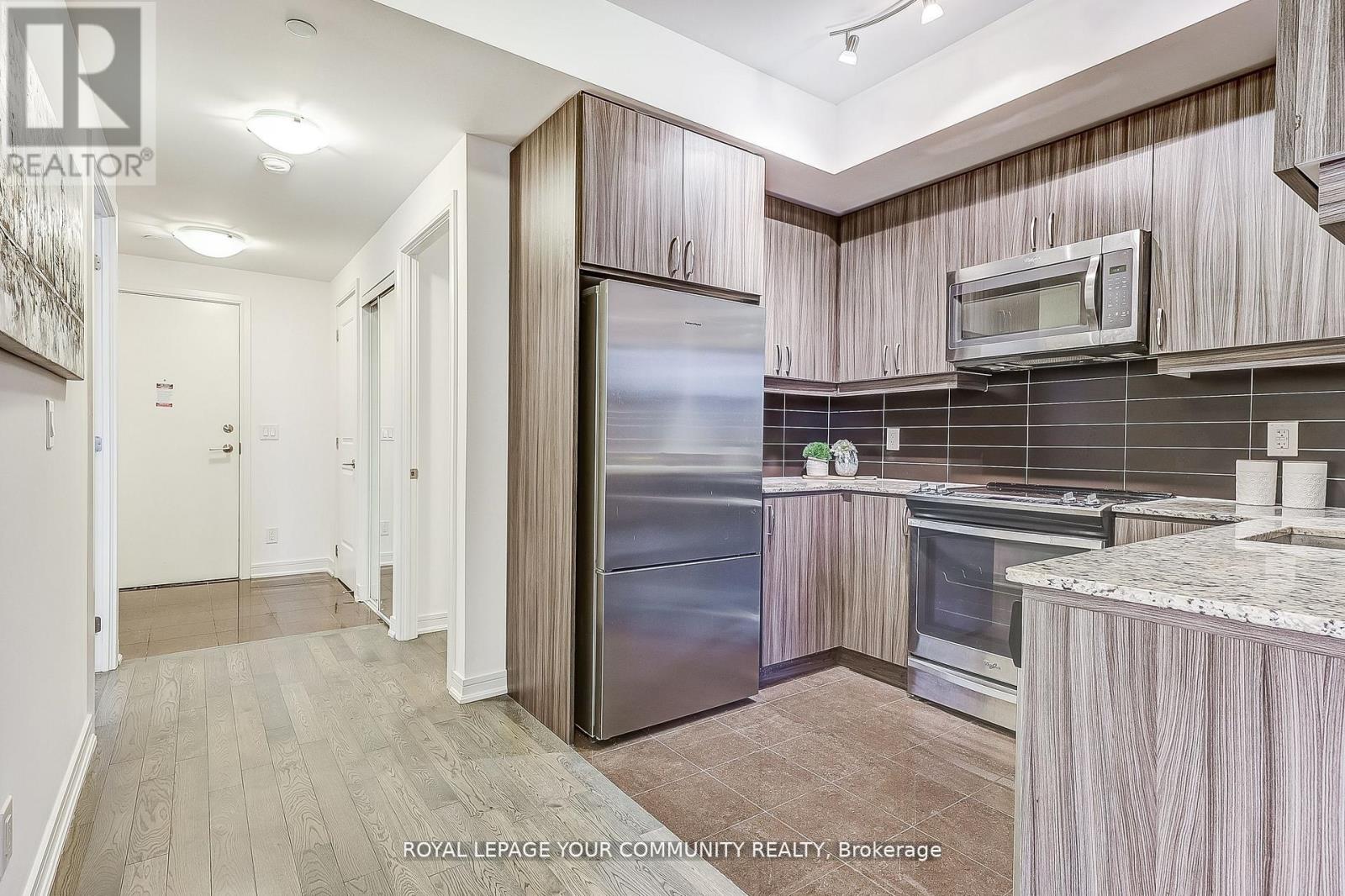 Photo 14 of 401 Ne 9205 Yonge Street, Richmond Hill ON