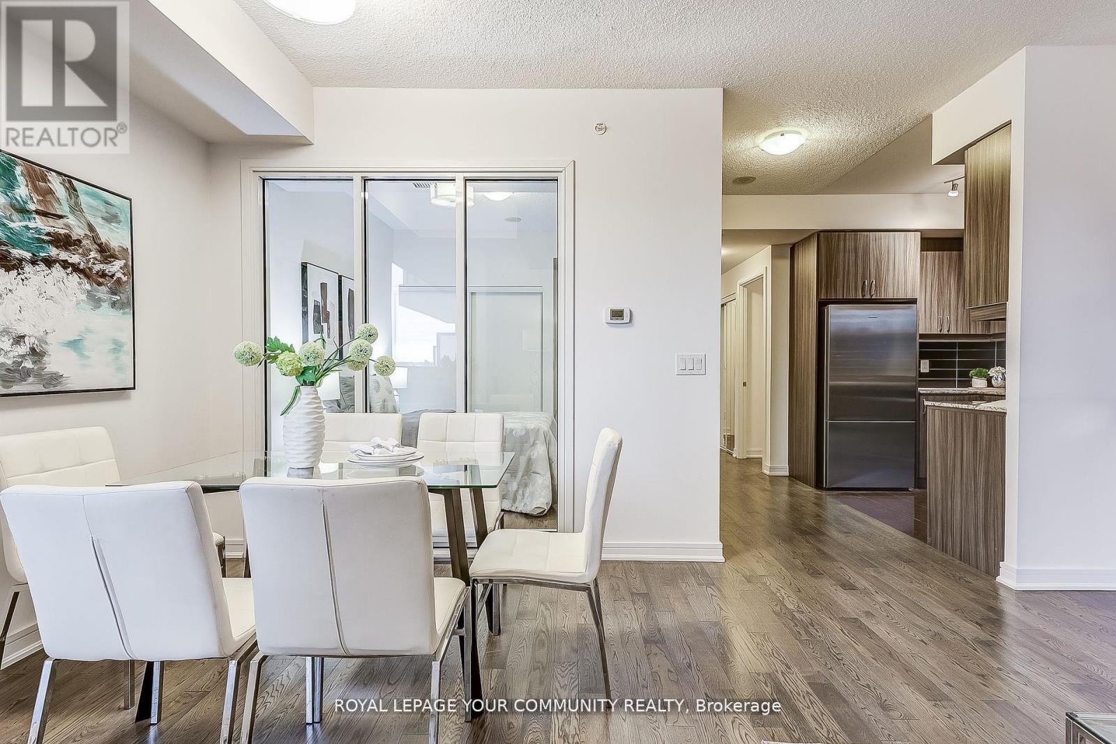 Photo 19 of 401 Ne 9205 Yonge Street, Richmond Hill ON