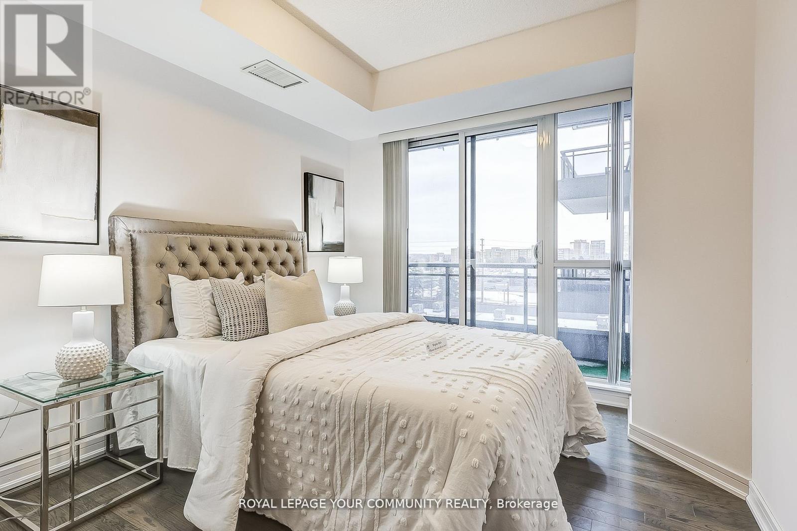 Photo 20 of 401 Ne 9205 Yonge Street, Richmond Hill ON