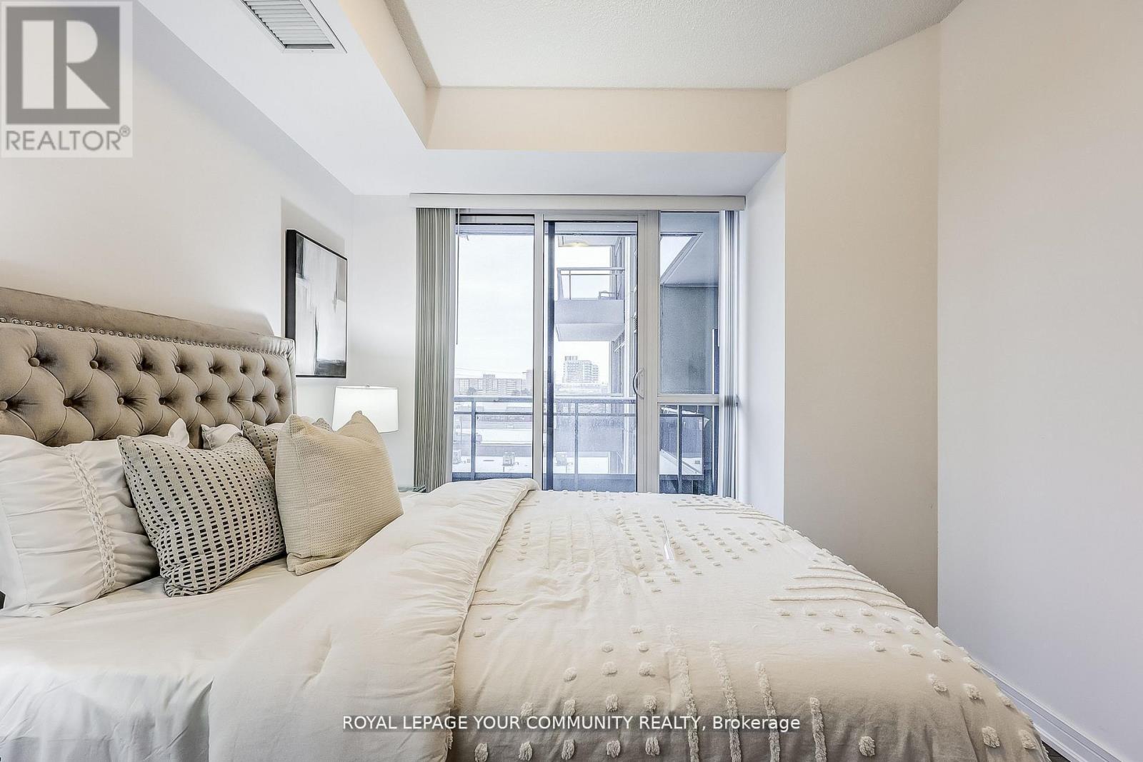 Photo 21 of 401 Ne 9205 Yonge Street, Richmond Hill ON