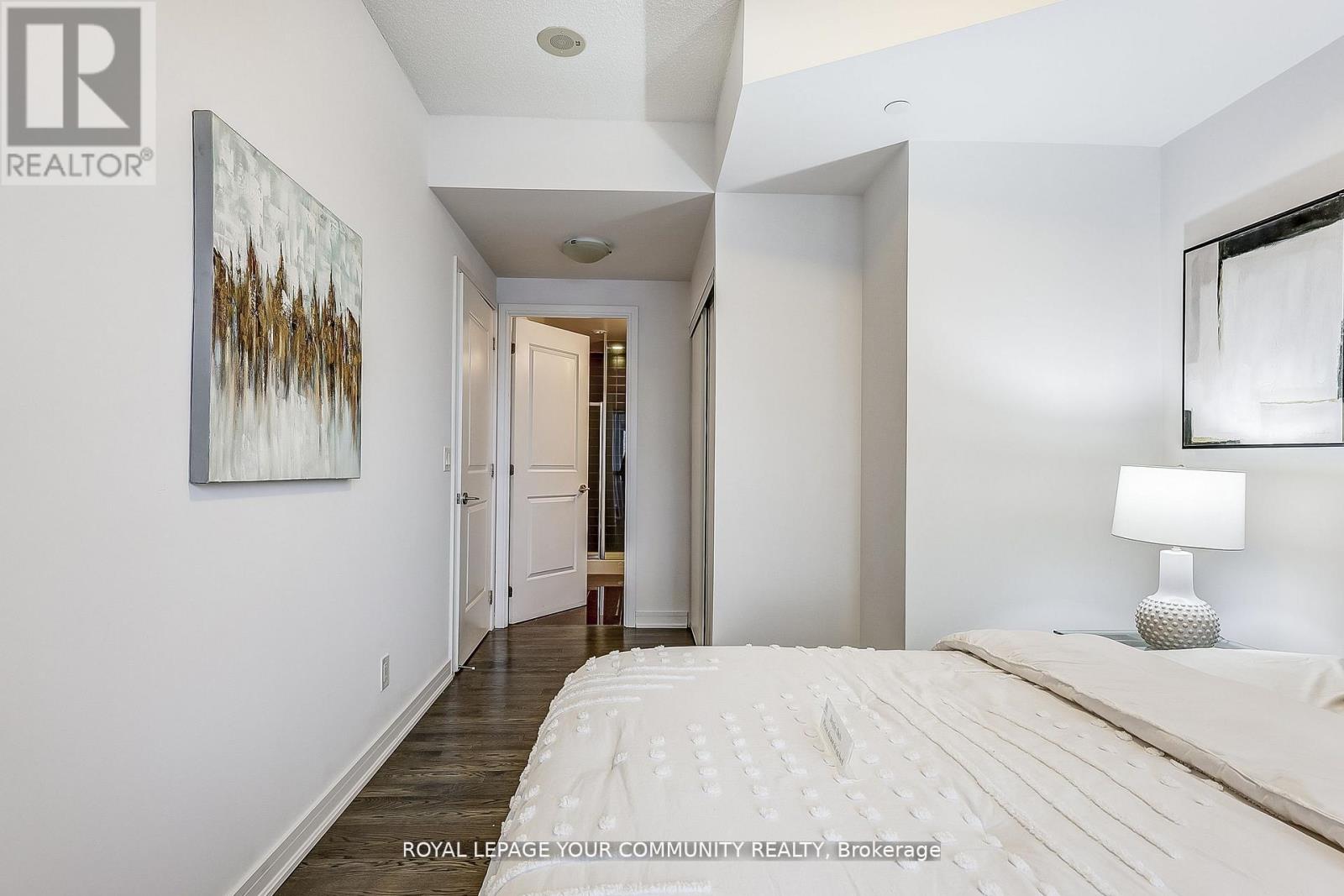 Photo 22 of 401 Ne 9205 Yonge Street, Richmond Hill ON