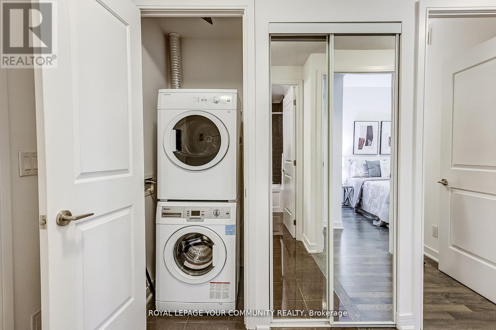 Photo 7 of 401 Ne 9205 Yonge Street, Richmond Hill ON