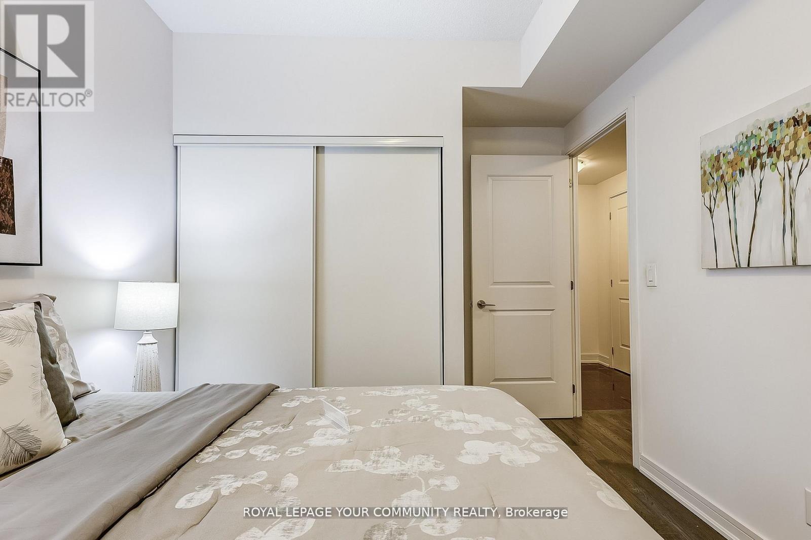 Photo 9 of 401 Ne 9205 Yonge Street, Richmond Hill ON