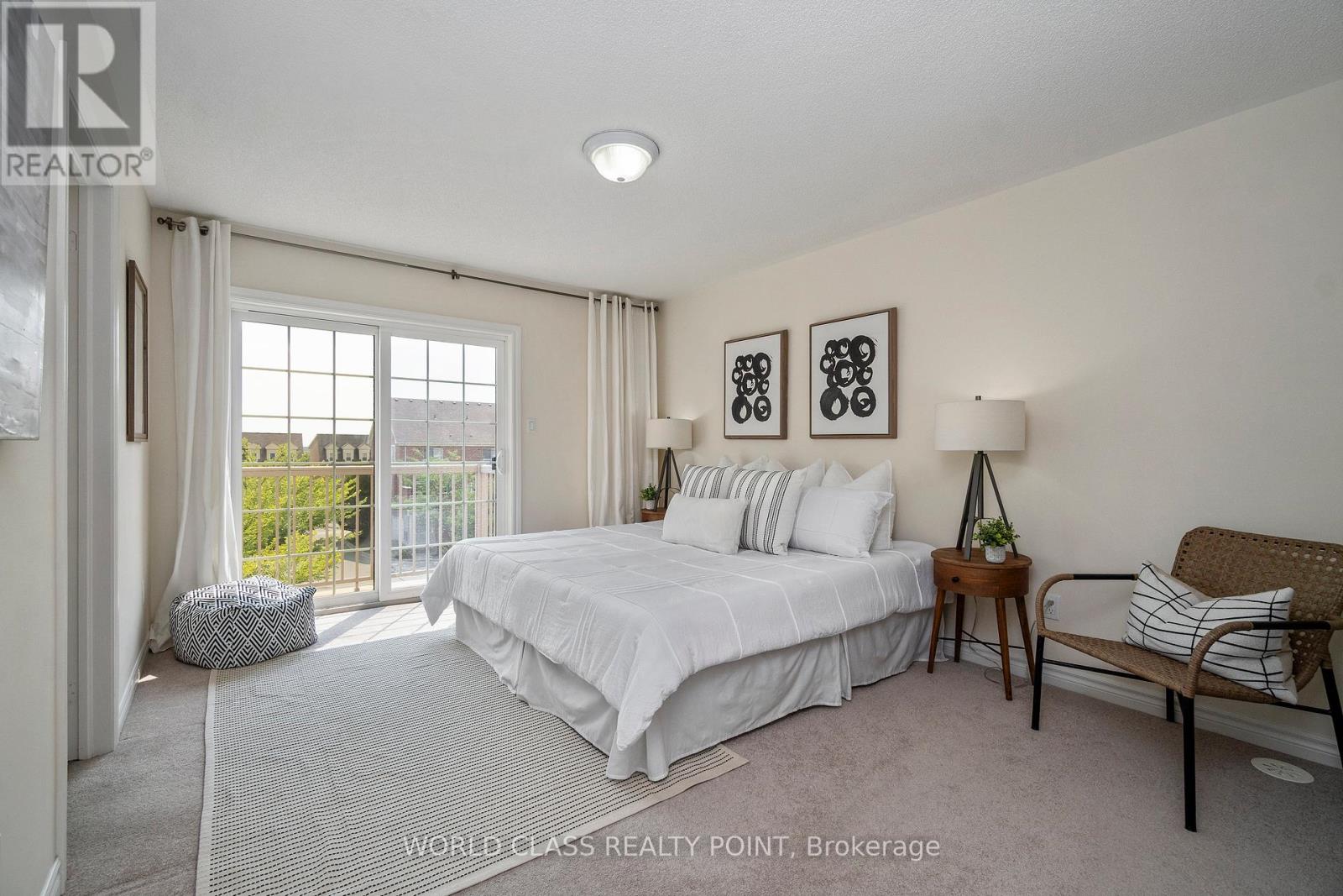 Photo 27 of 73 Cathedral High Street, Markham ON