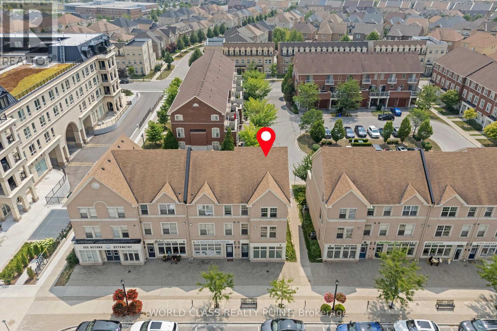 Photo 18 of 73 Cathedral High Street, Markham ON