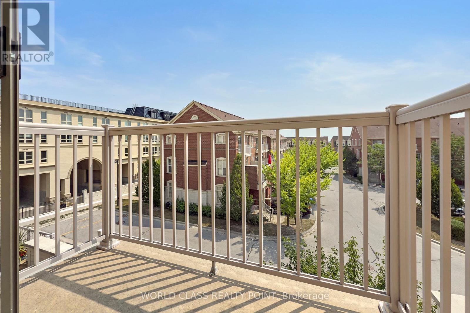 Photo 1 of 73 Cathedral High Street, Markham ON