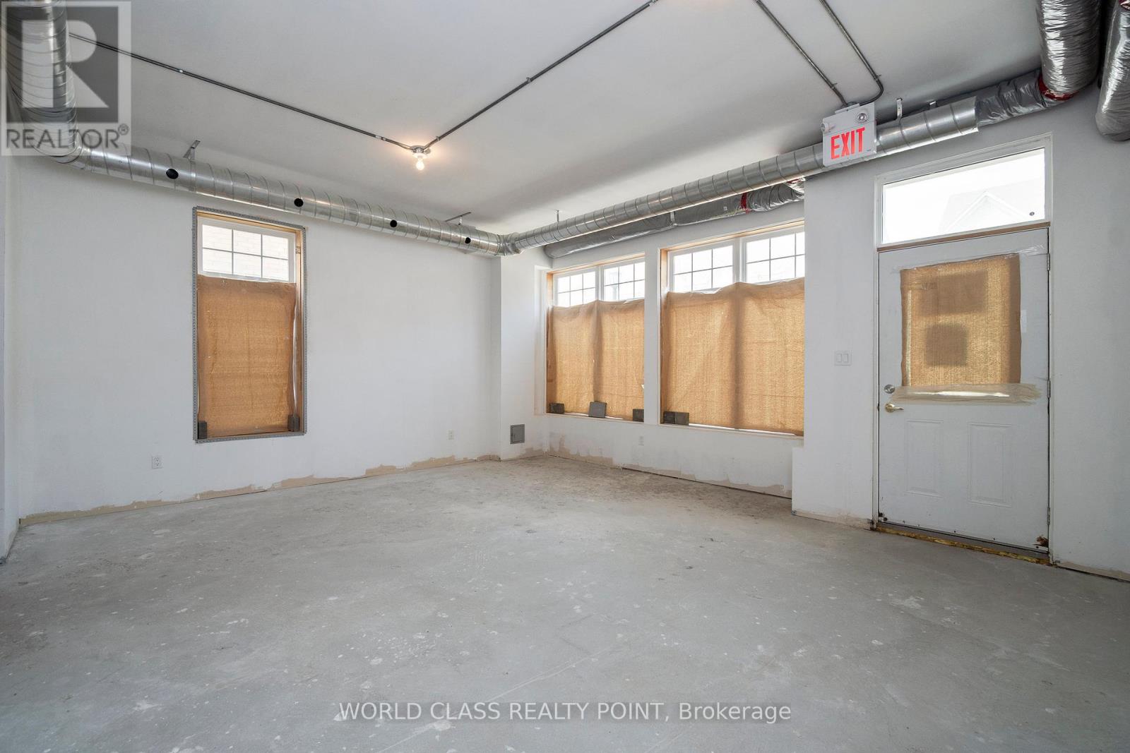 Photo 32 of 73 Cathedral High Street, Markham ON