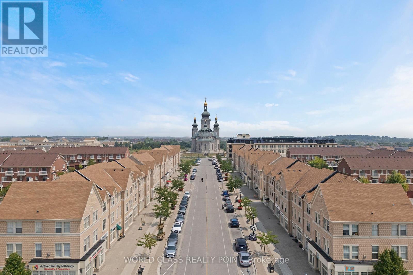 Photo 29 of 73 Cathedral High Street, Markham ON