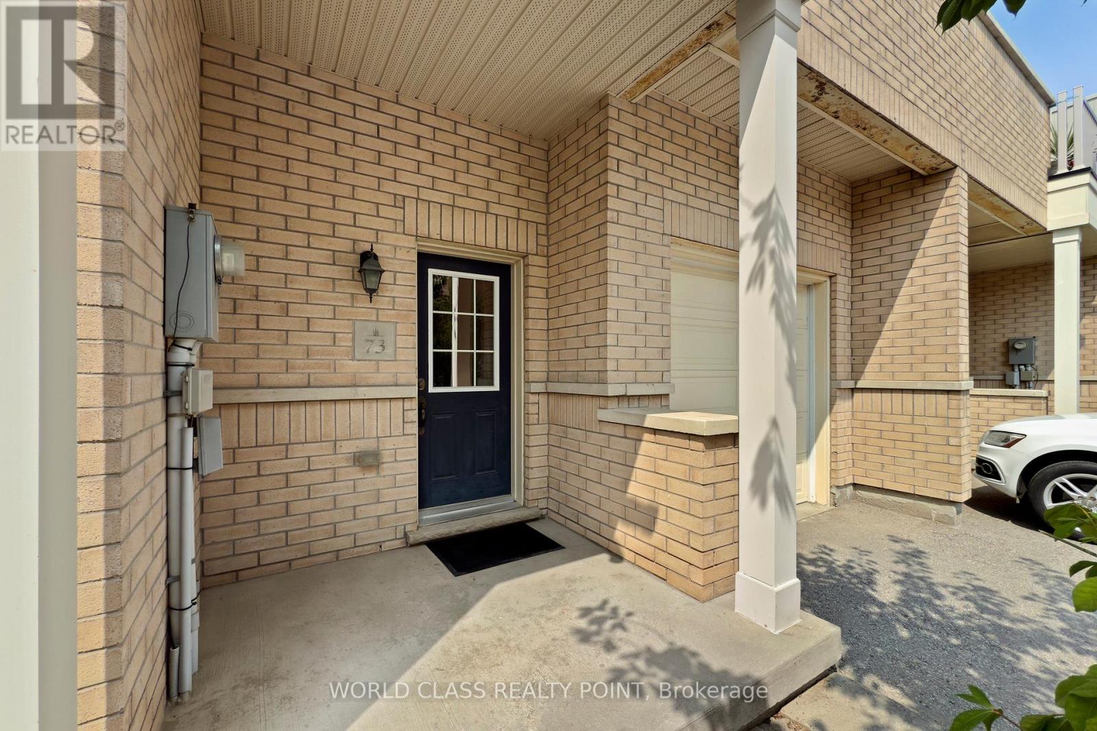 Photo 33 of 73 Cathedral High Street, Markham ON
