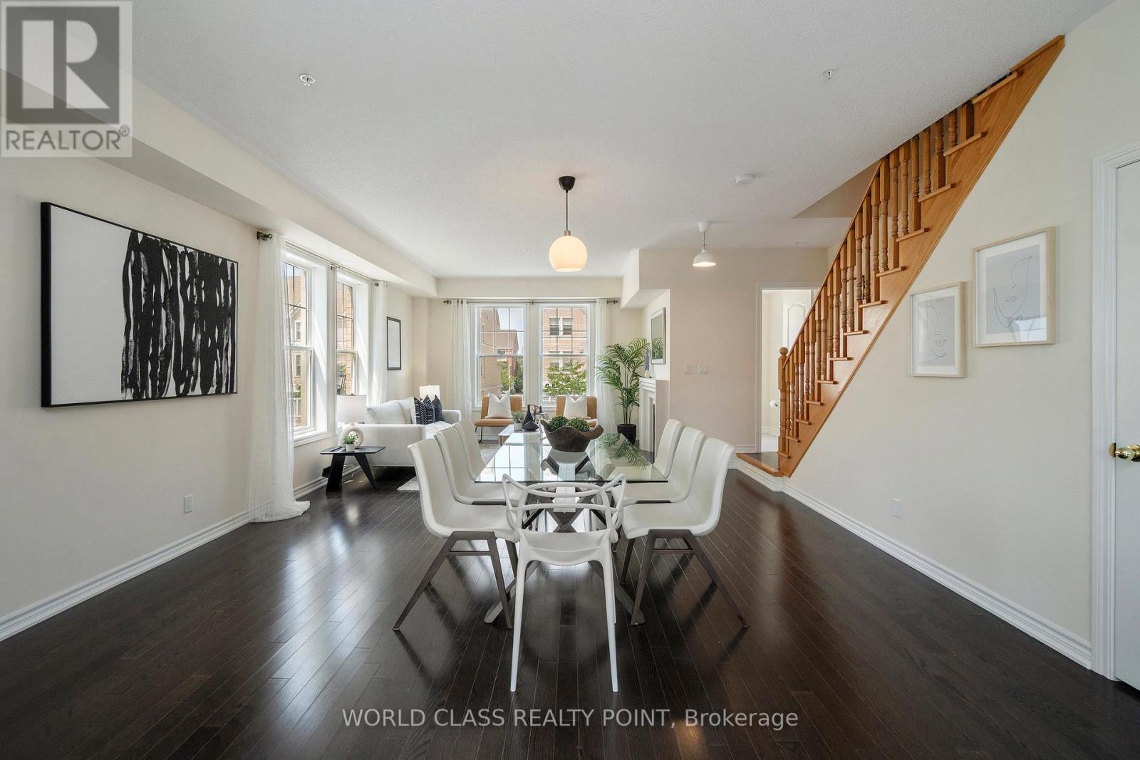 Photo 5 of 73 Cathedral High Street, Markham ON
