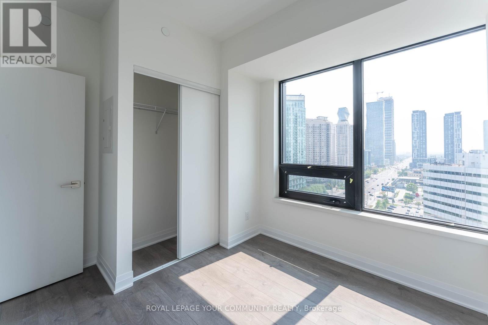Photo 10 of 1507 4015 The Exchange, Mississauga ON