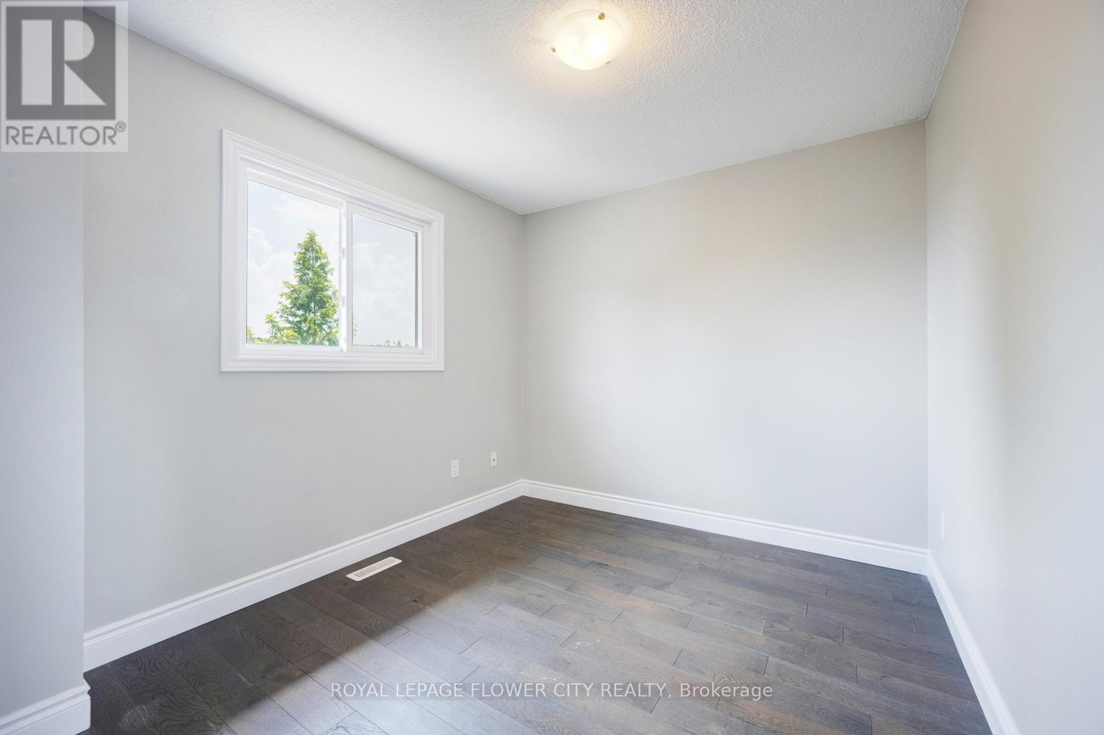 Photo 12 of 16 Ecclestone Drive, Brampton ON
