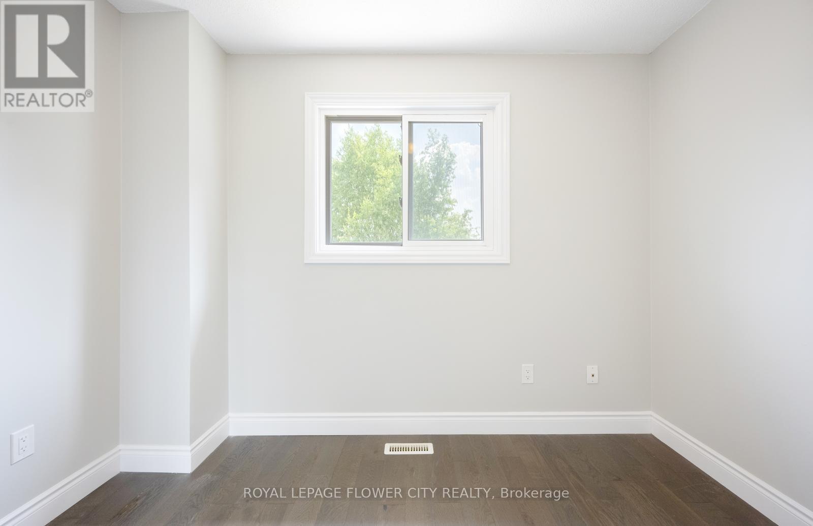 Photo 38 of 16 Ecclestone Drive, Brampton ON