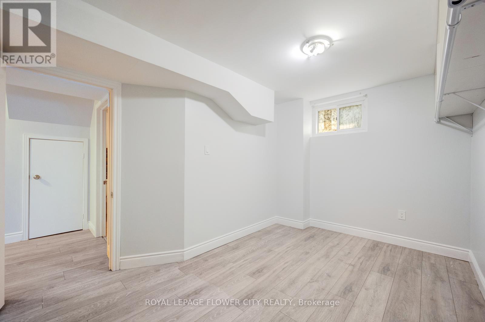 Photo 8 of 16 Ecclestone Drive, Brampton ON