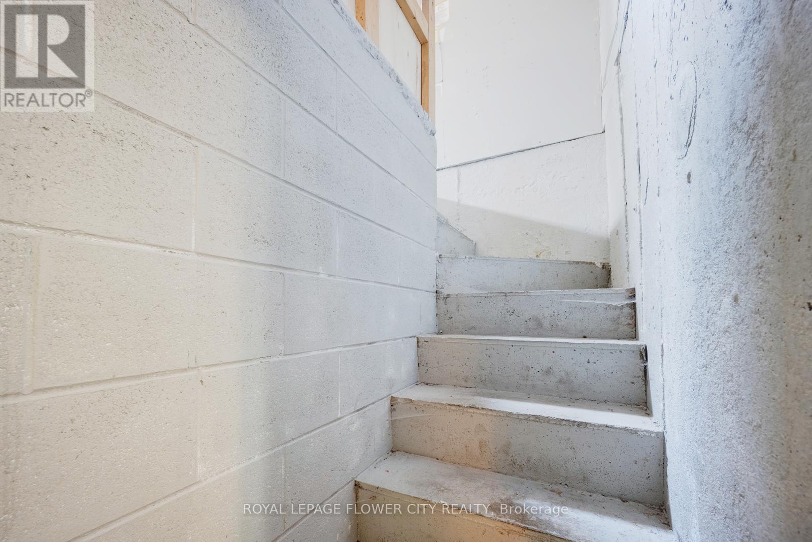 Photo 44 of 16 Ecclestone Drive, Brampton ON