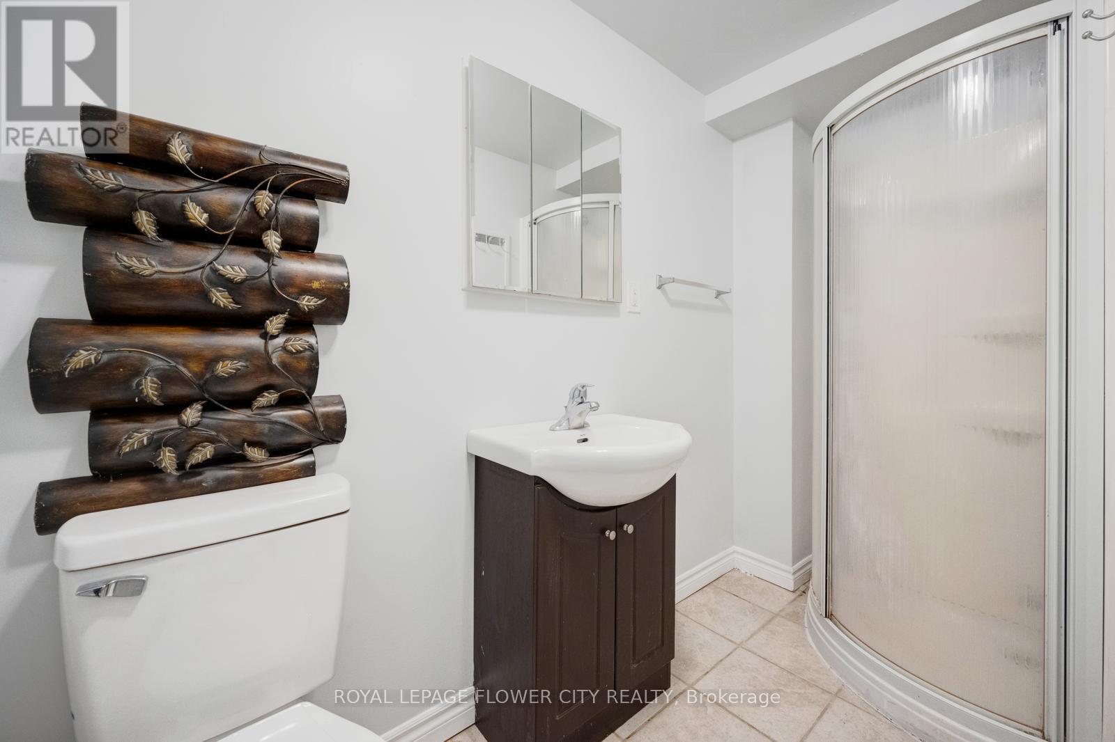 Photo 17 of 16 Ecclestone Drive, Brampton ON