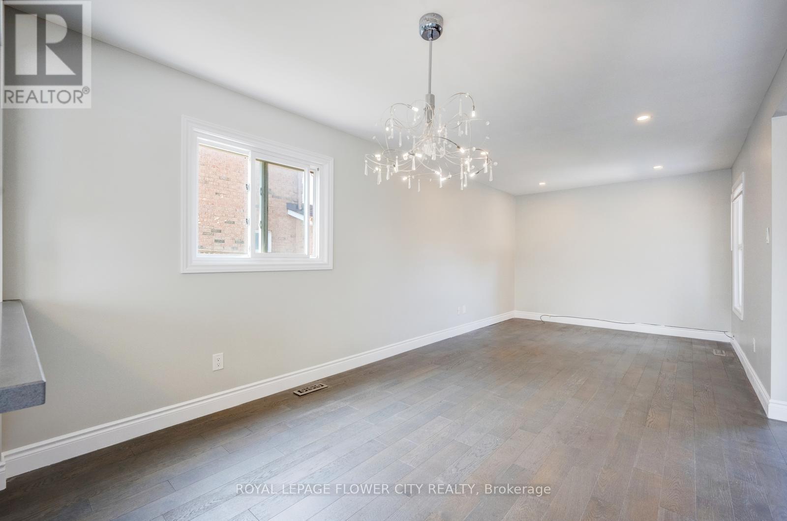 Photo 23 of 16 Ecclestone Drive, Brampton ON