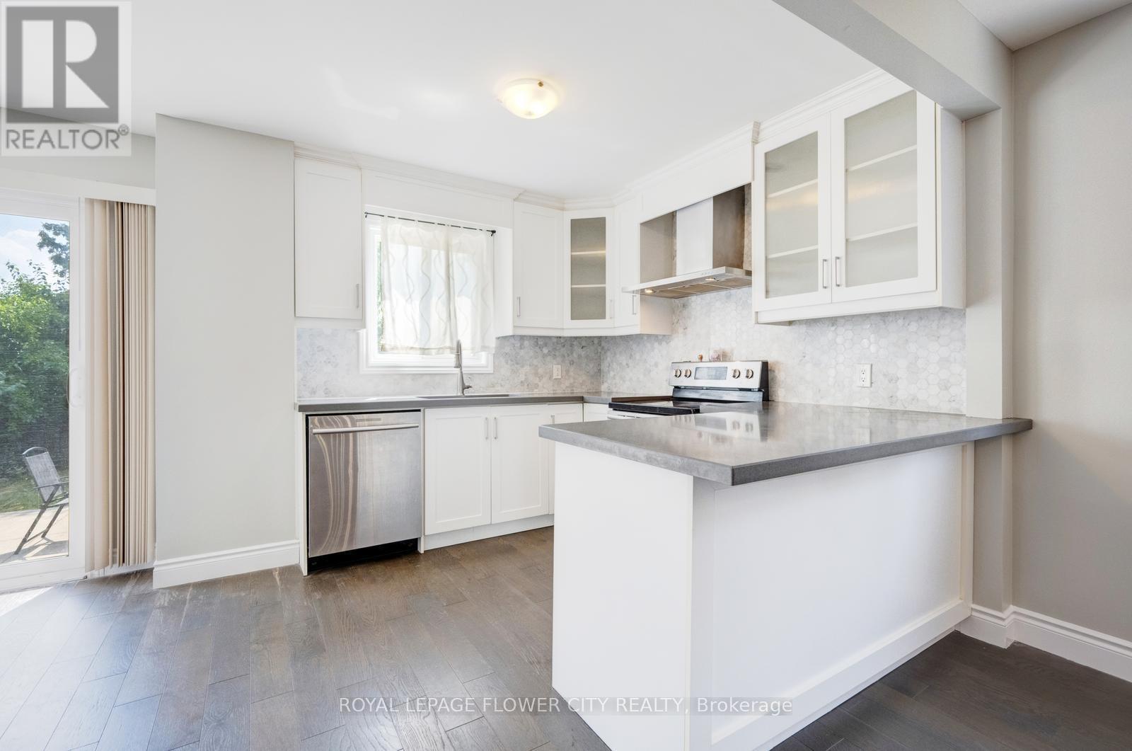 Photo 27 of 16 Ecclestone Drive, Brampton ON